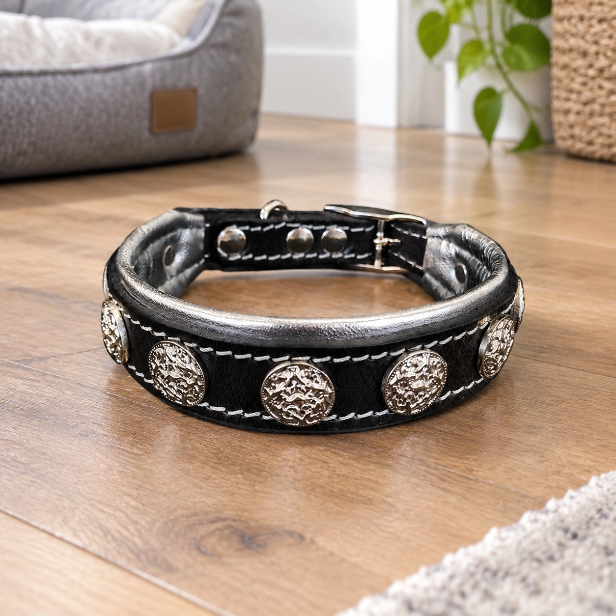The "Heki" collar — Collars, leads and harnesses